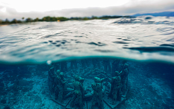 statues gili island